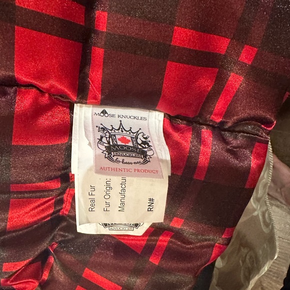 Moose knuckles size small jacket almost new - Picture 3 of 5